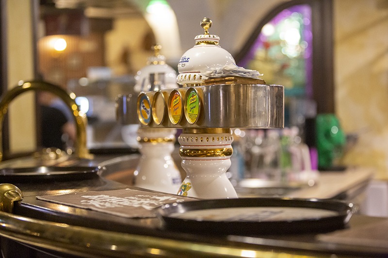 Il bancone birra alla spina del San Cristobal Enna